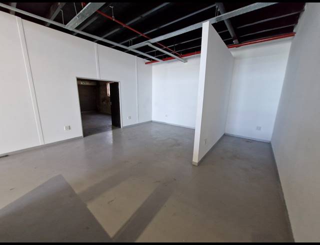 372M² SHOWROOM TO LET IN KRAMERVILLE